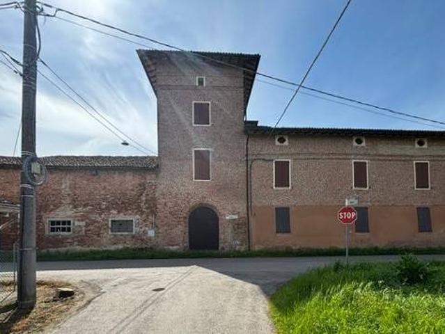 Palazzo in vendita a Roccabianca, Reggio Emilia
