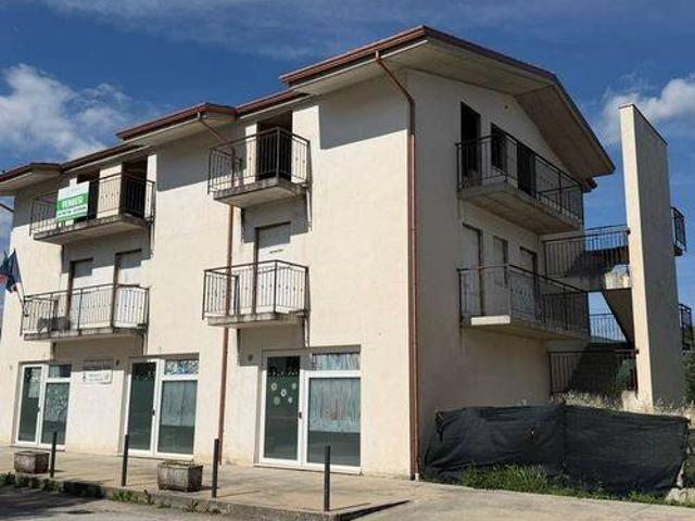 Palazzo in vendita a Rocchetta A Volturno, Molise