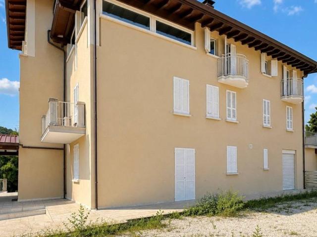 Palazzo in vendita a Comunità montana della Valle Sabbia, Roè Volciano