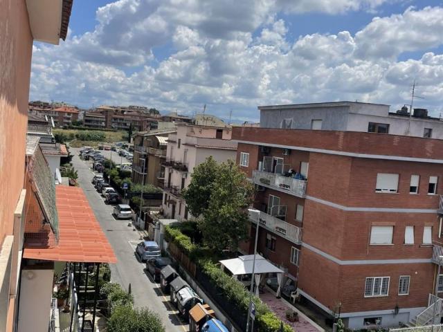 Palazzo in vendita a La Rustica, Roma