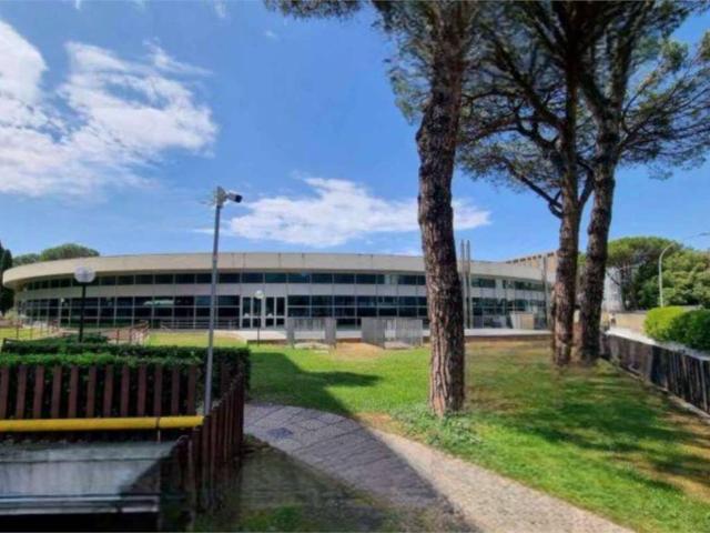 Palazzo in vendita a Magliana Vecchia, Roma