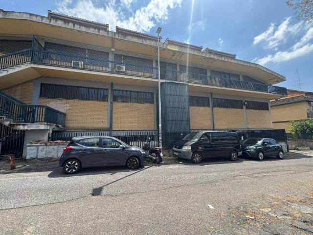 Palazzo in vendita a Massimina, Roma