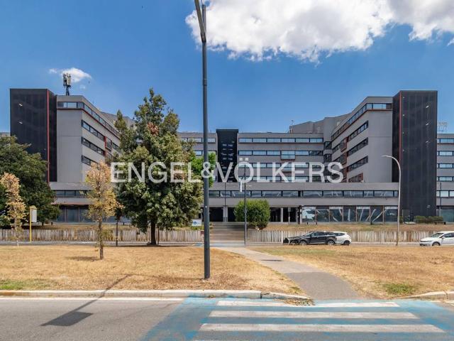 Palazzo in vendita a Magliana Vecchia, Roma