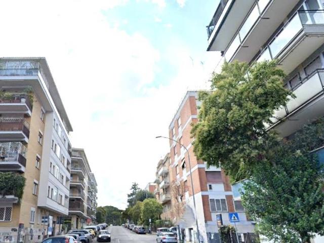 Palazzo in vendita a Municipio Roma XV, Roma Capitale