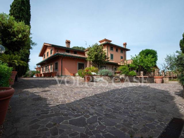 Palazzo in vendita a Quartaccio, Roma