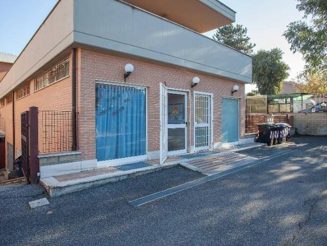 Palazzo in vendita a Acilia Nord, Roma