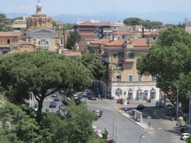 Palazzo in vendita a Trieste, Roma