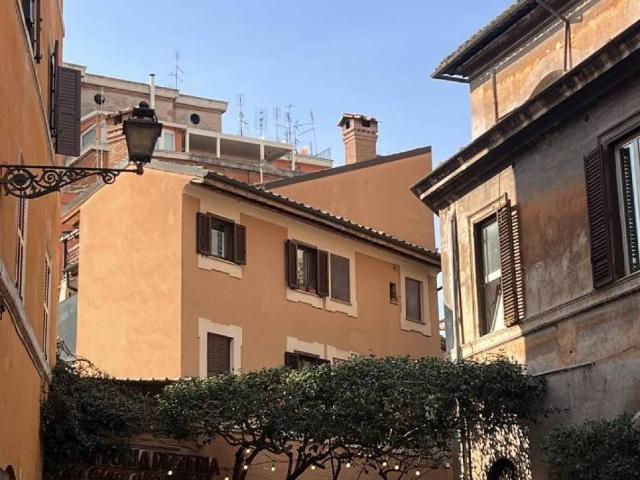Palazzo in vendita a Trastevere, Roma