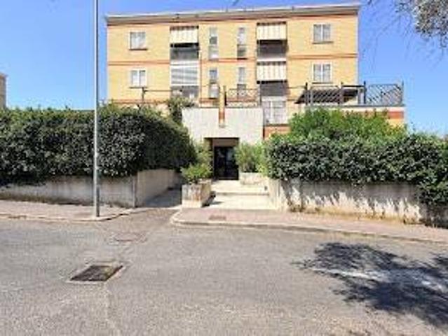 Palazzo in vendita a Fonte Laurentina, Roma Capitale