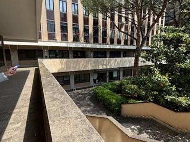 Palazzo in vendita a Tor de' Cenci, Roma