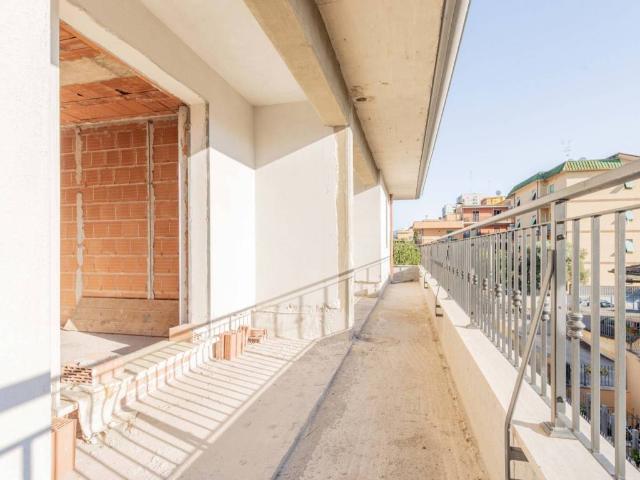 Palazzo in vendita a Torrenova, Roma Capitale
