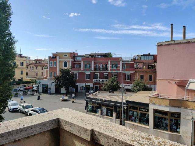 Palazzo in vendita a Lido di Ostia, Roma Capitale