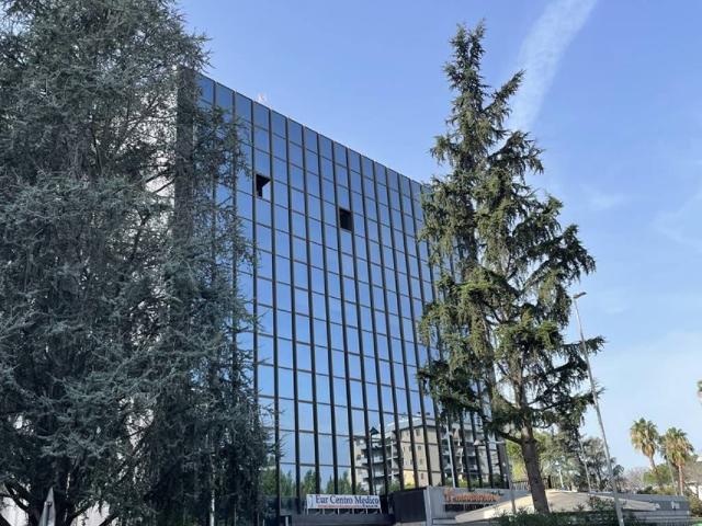 Palazzo in vendita a Torrino, Roma