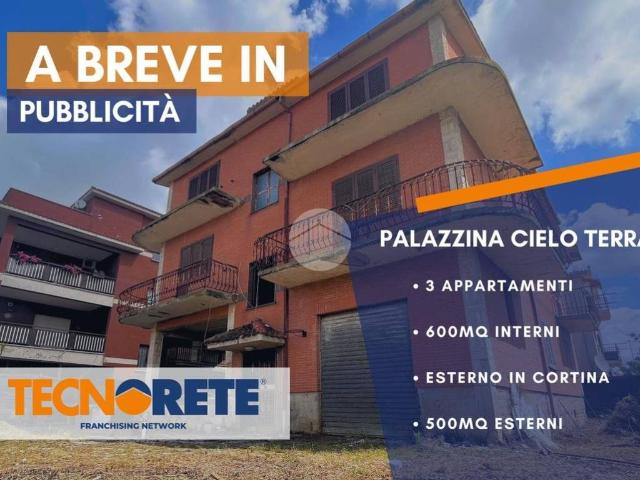 Palazzo in vendita a Giardini di Corcolle, Roma