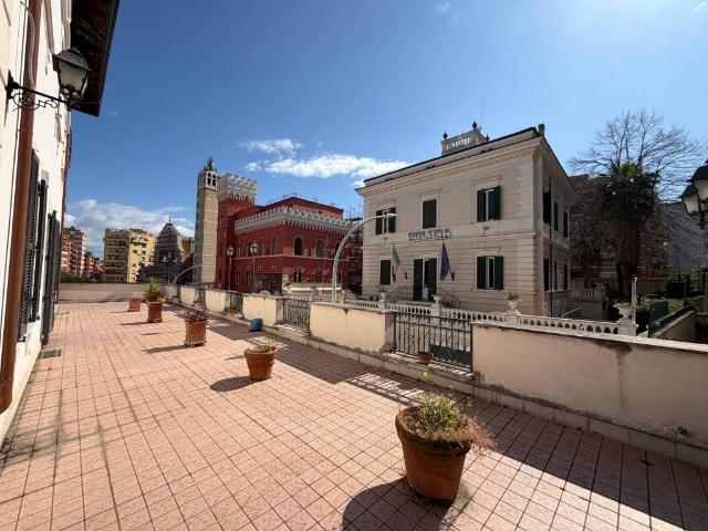 Palazzo in vendita a Municipio Roma VII, Roma Capitale