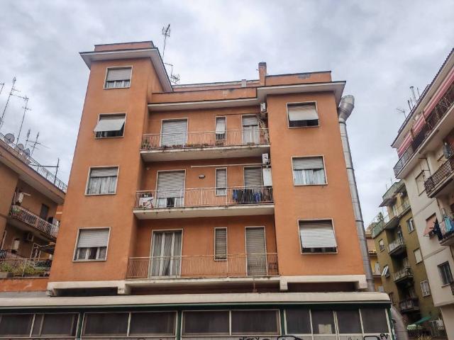 Palazzo in vendita a Municipio Roma V, Roma Capitale