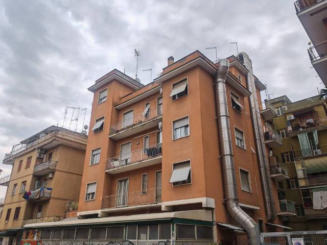 Palazzo in vendita a Municipio Roma V, Roma Capitale