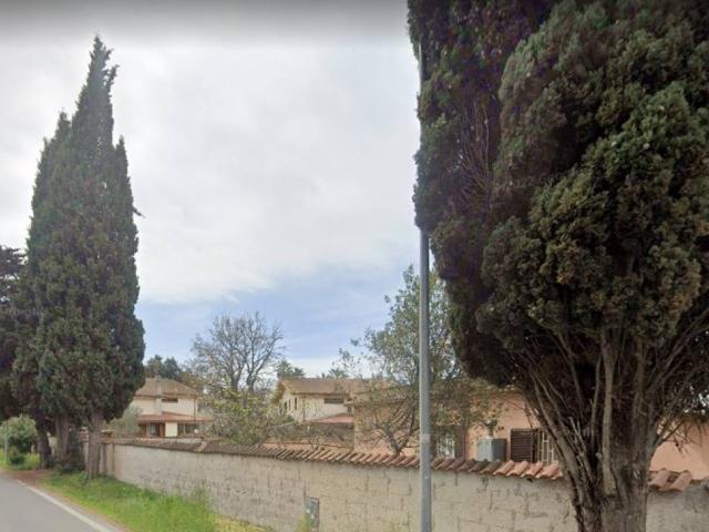 Palazzo in vendita a Infernetto, Roma