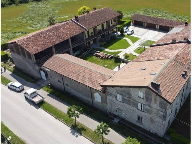 Palazzo in vendita a Romano Di Lombardia, Lombardia