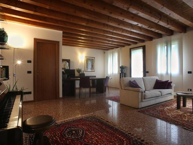 Palazzo in vendita a Rosà, Veneto