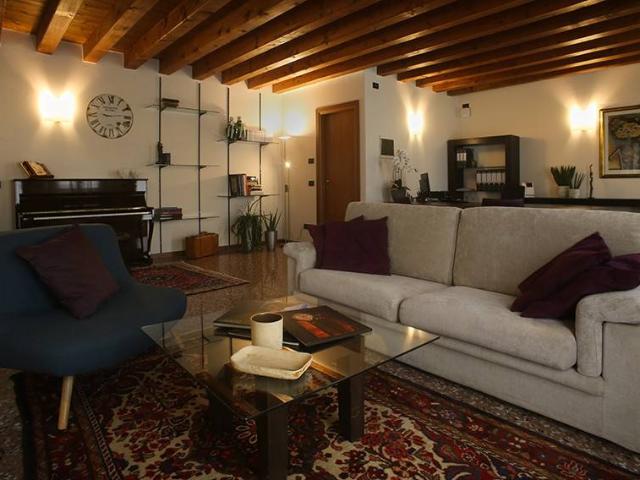Palazzo in vendita a Rosà, Veneto