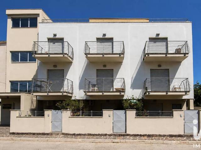 Palazzo in vendita a Roseto Degli Abruzzi, Abruzzo