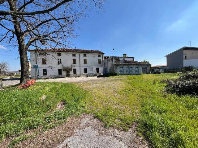 Palazzo in vendita a Roverbella, Lombardia