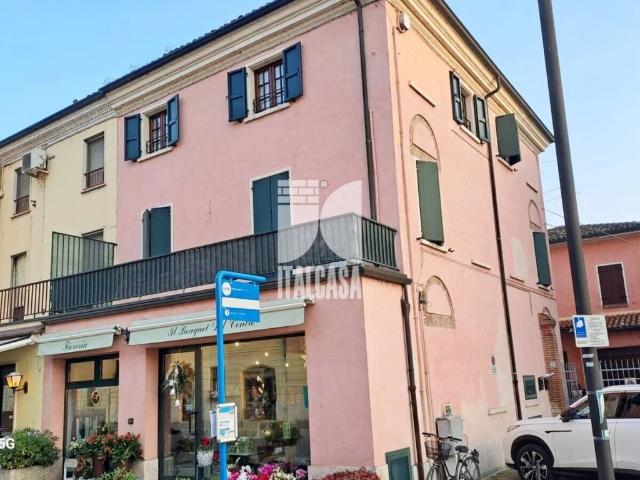 Palazzo in vendita a Castelletto, Roverbella