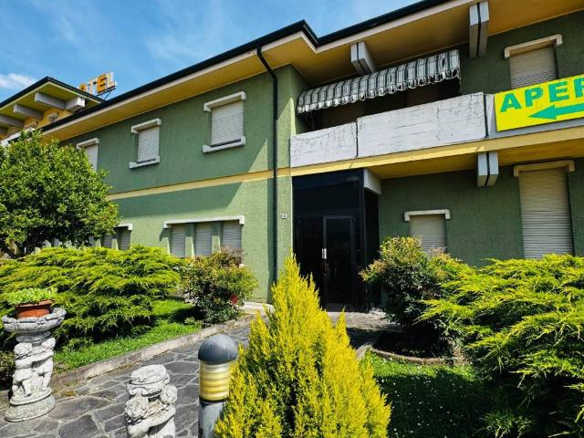 Palazzo in vendita a Commenda Est, Rovigo
