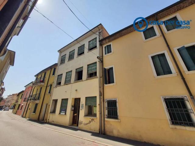 Palazzo in vendita a Rovigo, Veneto