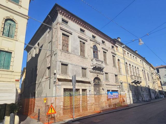 Palazzo in vendita a Rovigo, Veneto