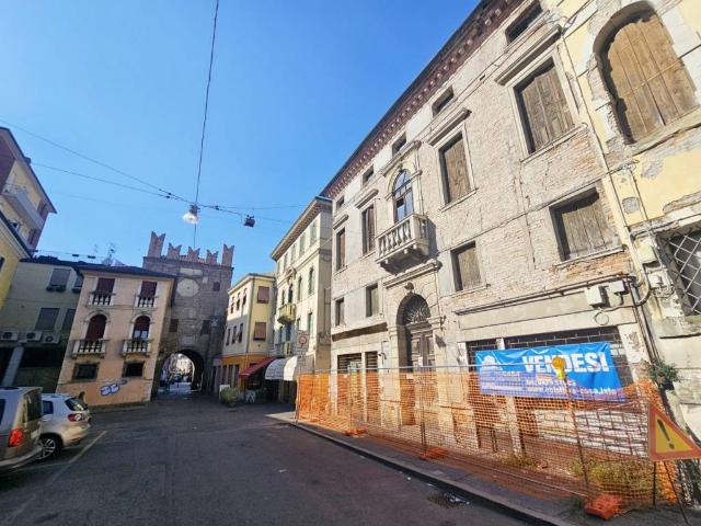 Palazzo in vendita a Rovigo, Veneto