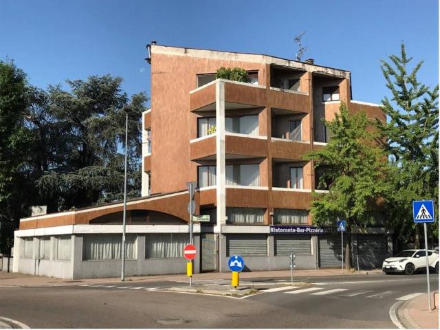 Palazzo in vendita a Cassino Scanasio, Rozzano
