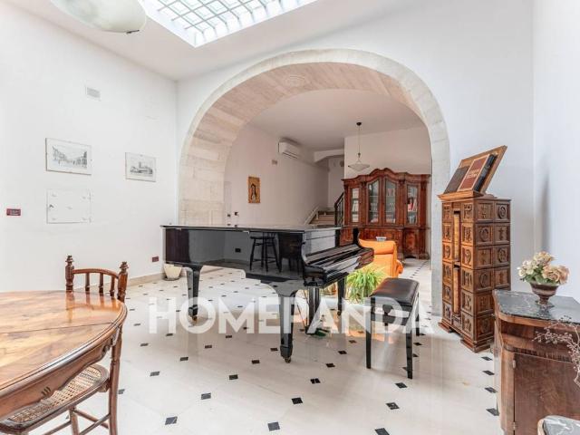 Palazzo in vendita a Puglia, Bari