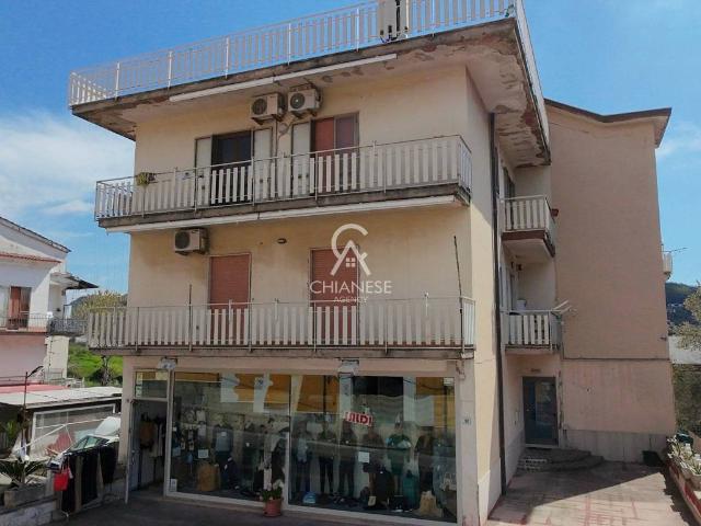 Palazzo in vendita a Casa Roma, Salerno