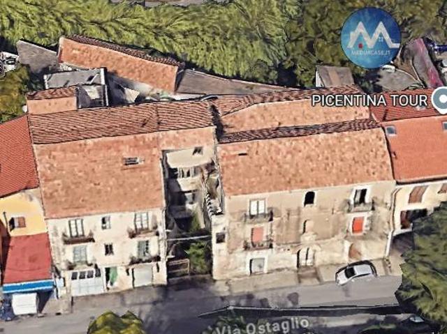 Palazzo in vendita a Salerno