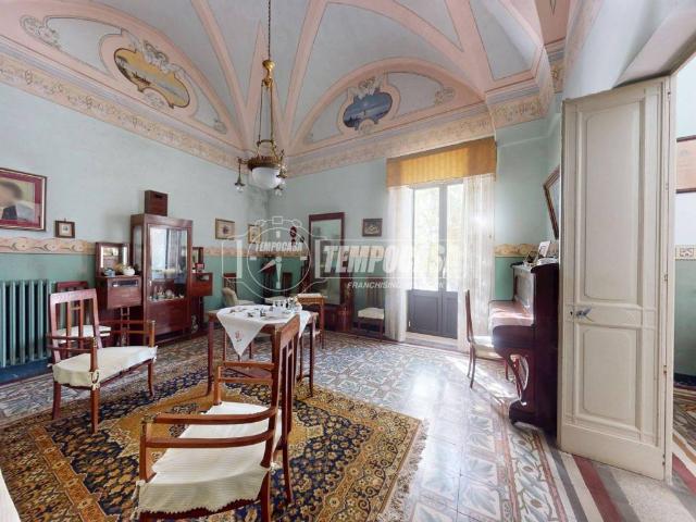 Palazzo in vendita a Puglia, Lecce