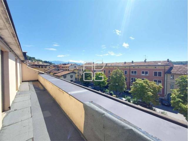 Palazzo in vendita a Comunità Montana Parco Alto Garda bresciano, Salò