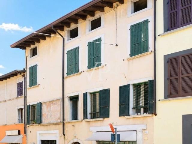 Palazzo in vendita a Comunità Montana Parco Alto Garda bresciano, Salò