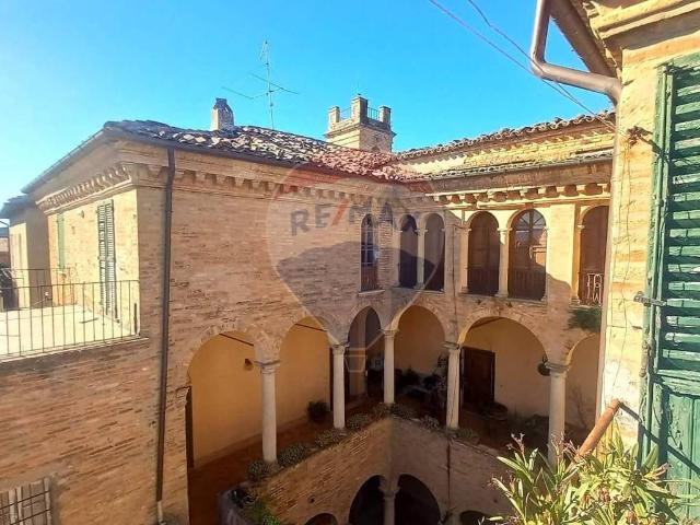 Palazzo in vendita a Saludecio, Reggio Emilia