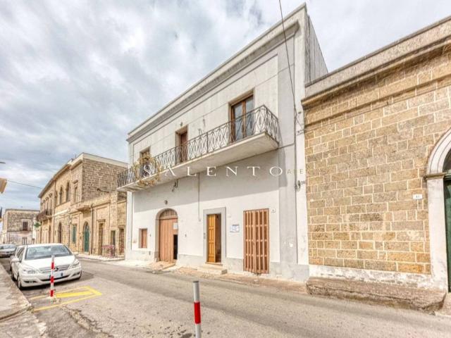 Palazzo in vendita a Puglia, Lecce