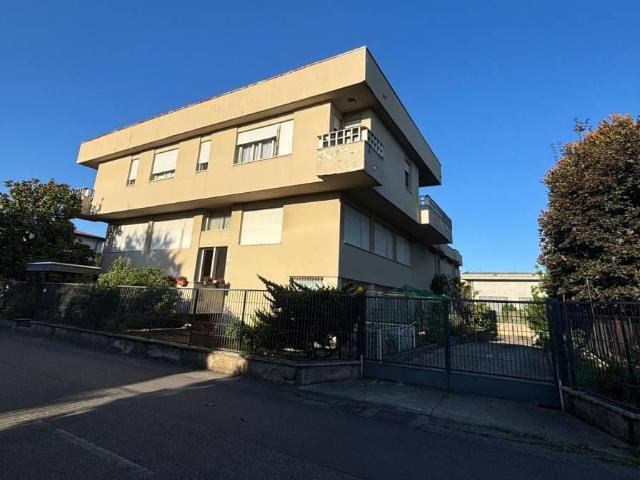 Palazzo in vendita a Samarate, Lombardia