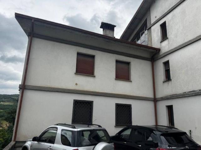 Palazzo in vendita a Sambuca Pistoiese, Pian di Campo