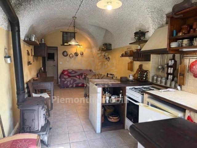 Palazzo in vendita a Ciampanesio, Sampeyre