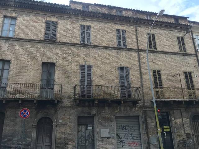 Palazzo in vendita a Paese Alto, Marche