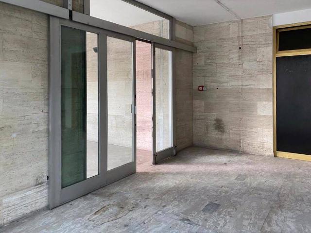 Palazzo in vendita a Porto d'Ascoli centro, Marche