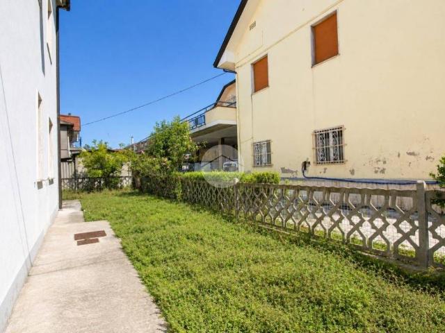 Palazzo in vendita a Agraria, Marche