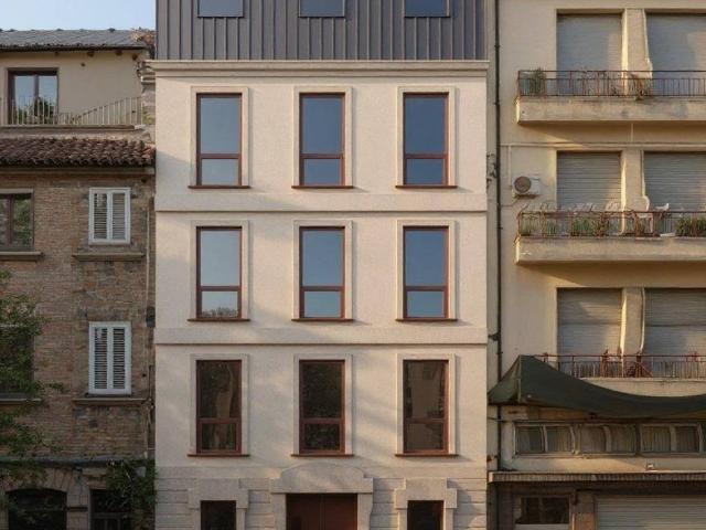 Palazzo in vendita a Paese Alto, Marche