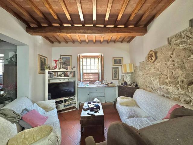 Palazzo in vendita a San Casciano in Val di Pesa, Mercatale Val Di Pesa