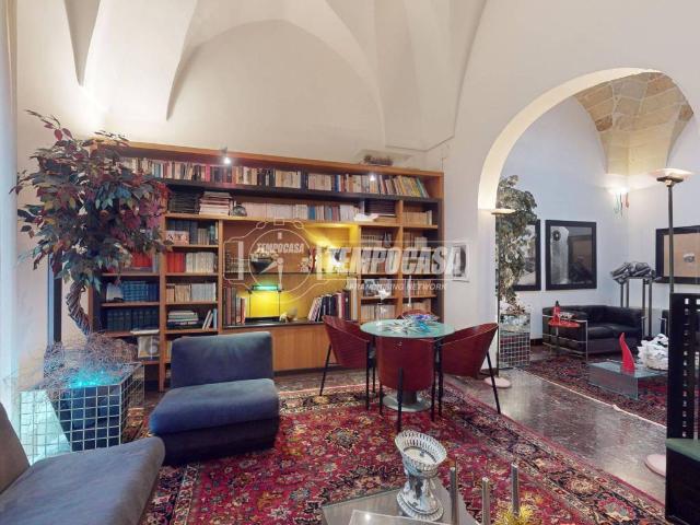 Palazzo in vendita a Puglia, Lecce